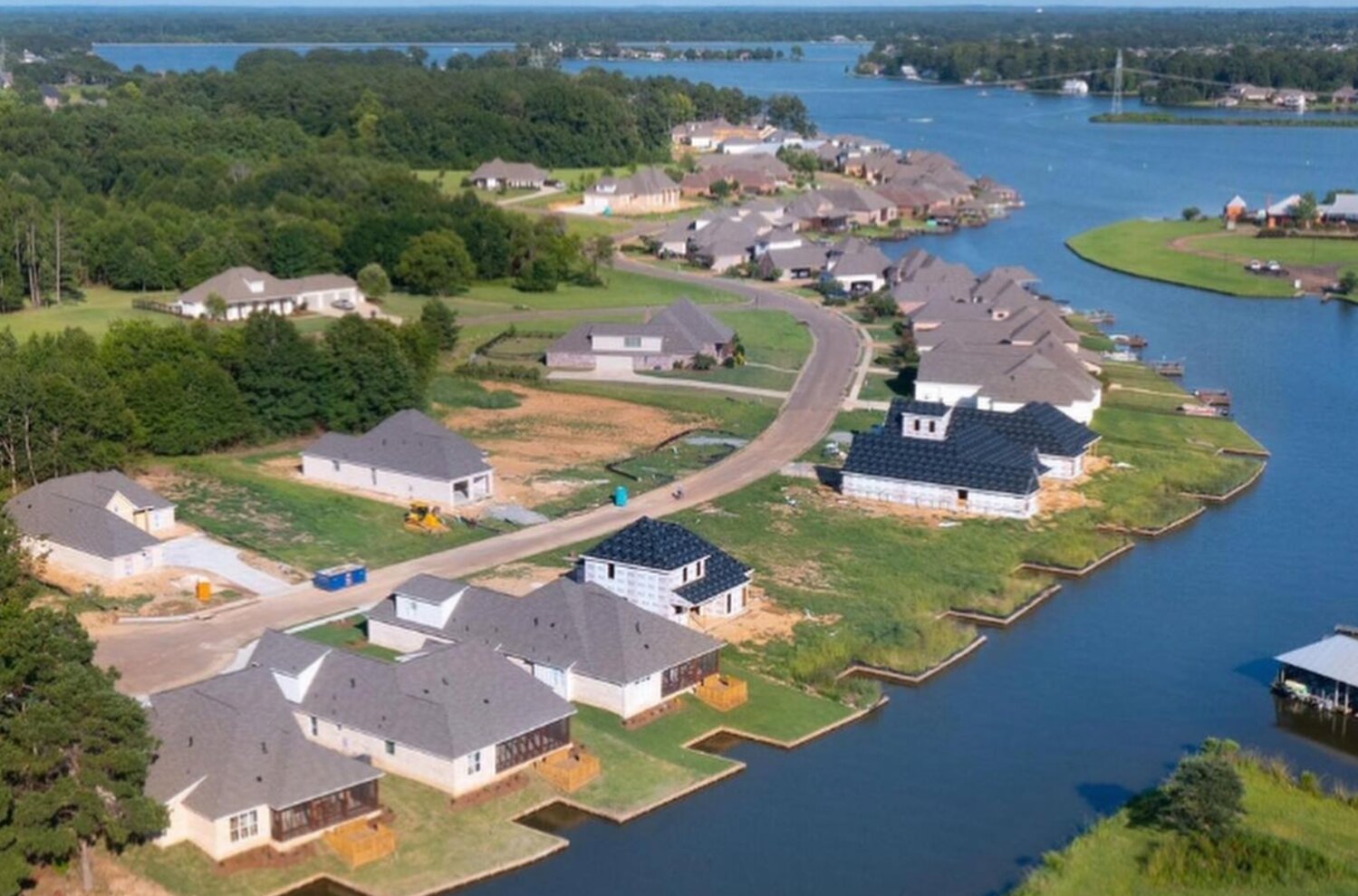 Cstore proposed outside of Lake Caroline